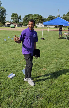 Emmanuel presenting at Kansas Turfgrass Field Day